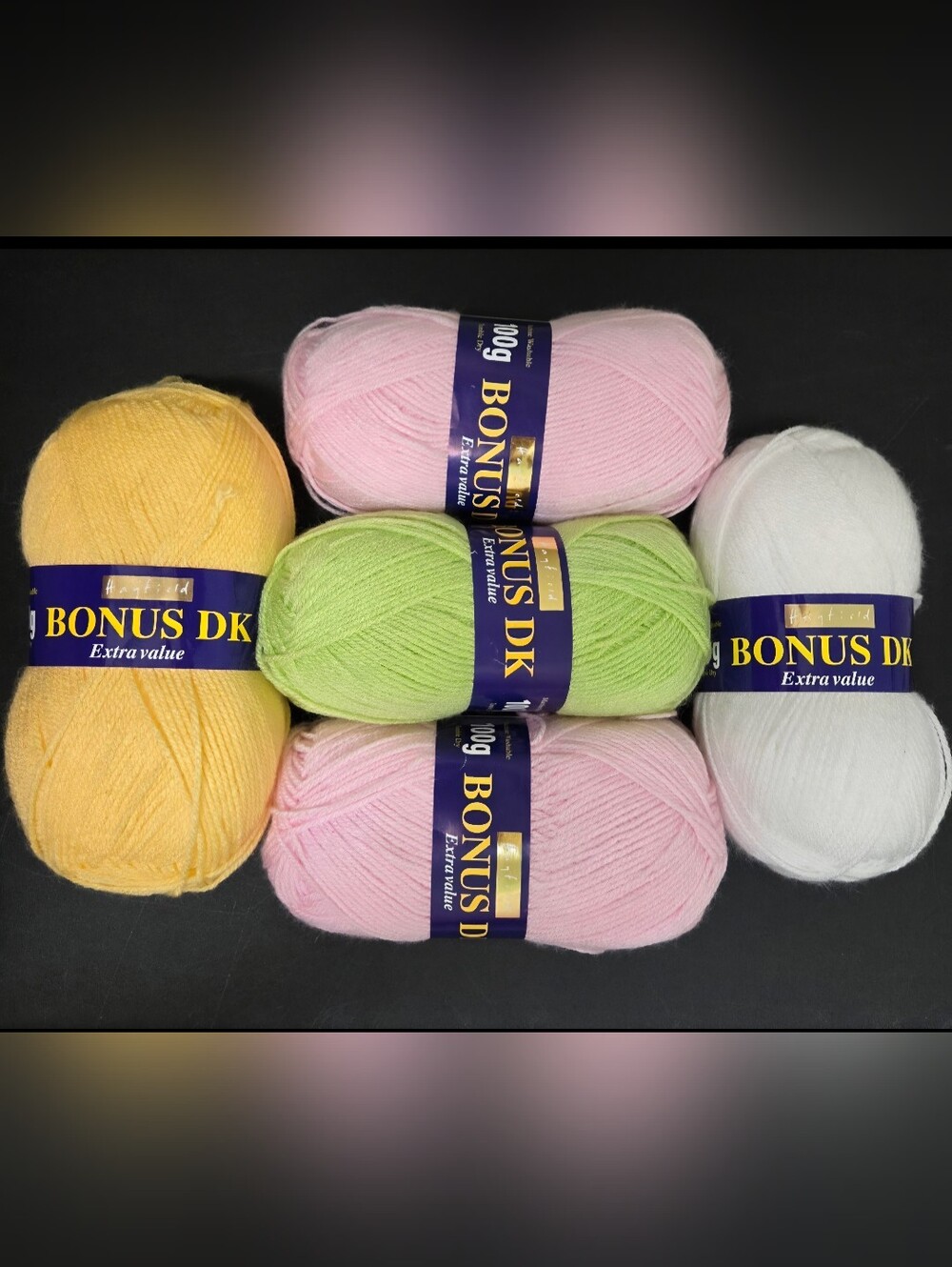 NEW HAYFIELD BONUS DK KNITTING YARN 5 SKEINS